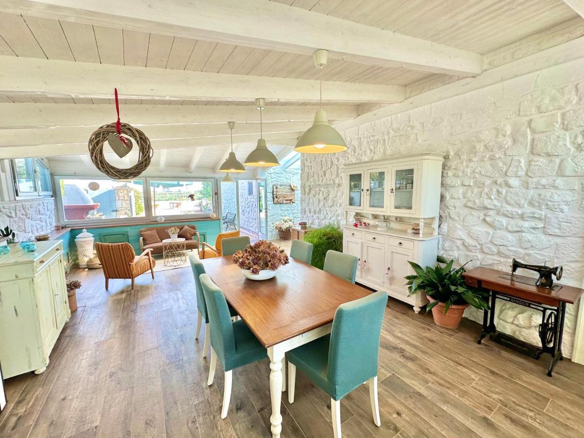 Trullo Il Carrubo Villa อัลเบโรเบลโล ภายนอก รูปภาพ