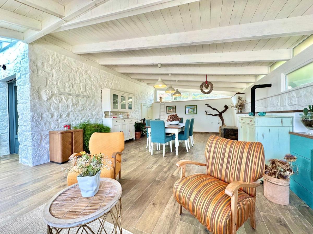 Trullo Il Carrubo Villa อัลเบโรเบลโล ภายนอก รูปภาพ