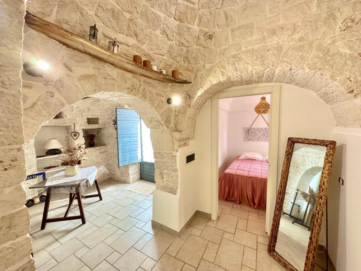 Trullo Il Carrubo Villa อัลเบโรเบลโล ภายนอก รูปภาพ
