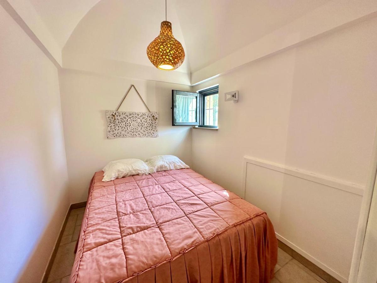 Trullo Il Carrubo Villa อัลเบโรเบลโล ภายนอก รูปภาพ